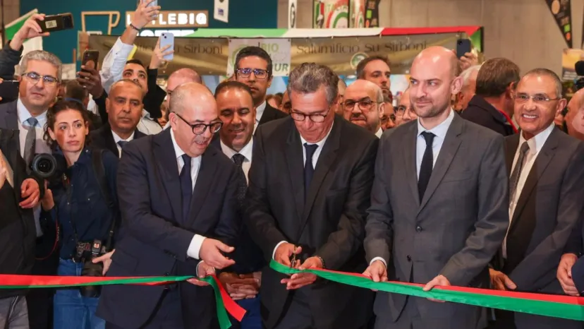 




رئيس الحكومة يدشن الجناح المغربي بالمعرض الدولي للفلاحة بباريس الذي يحتفي بالمملكة كضيف شرف



